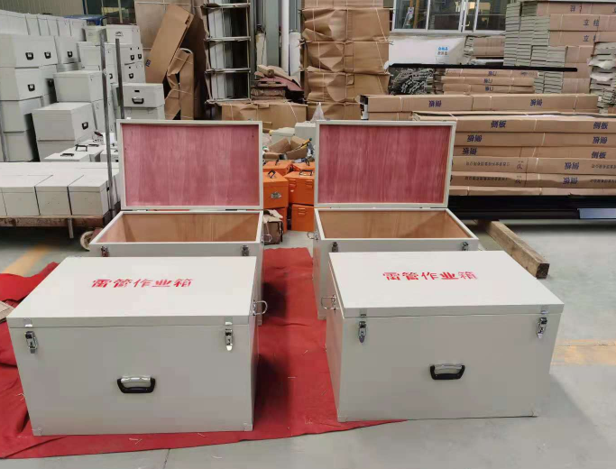 田家庵放炮线和雷管炸药在矿山作业时如何存放？